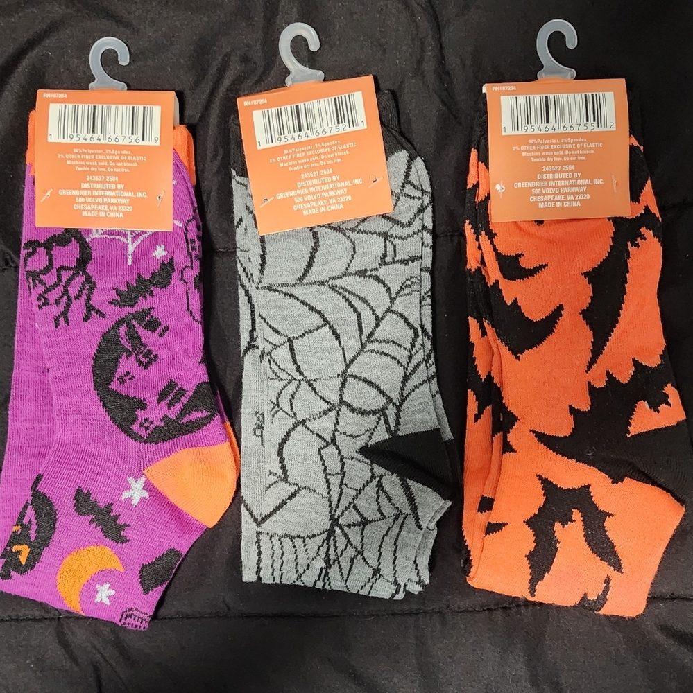 3 Pair Of Womens Spooky Halloween  Knee High Socks - Purple, Gray, Orange - Picture 2 of 7